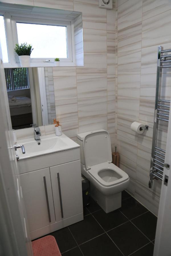 Gorgeous Ground Floor Apartment + Free Parking Манчестер Экстерьер фото